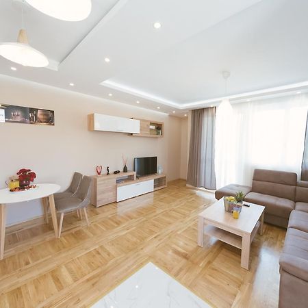 Apartment Luxury Explorer Подгорица Екстериор снимка