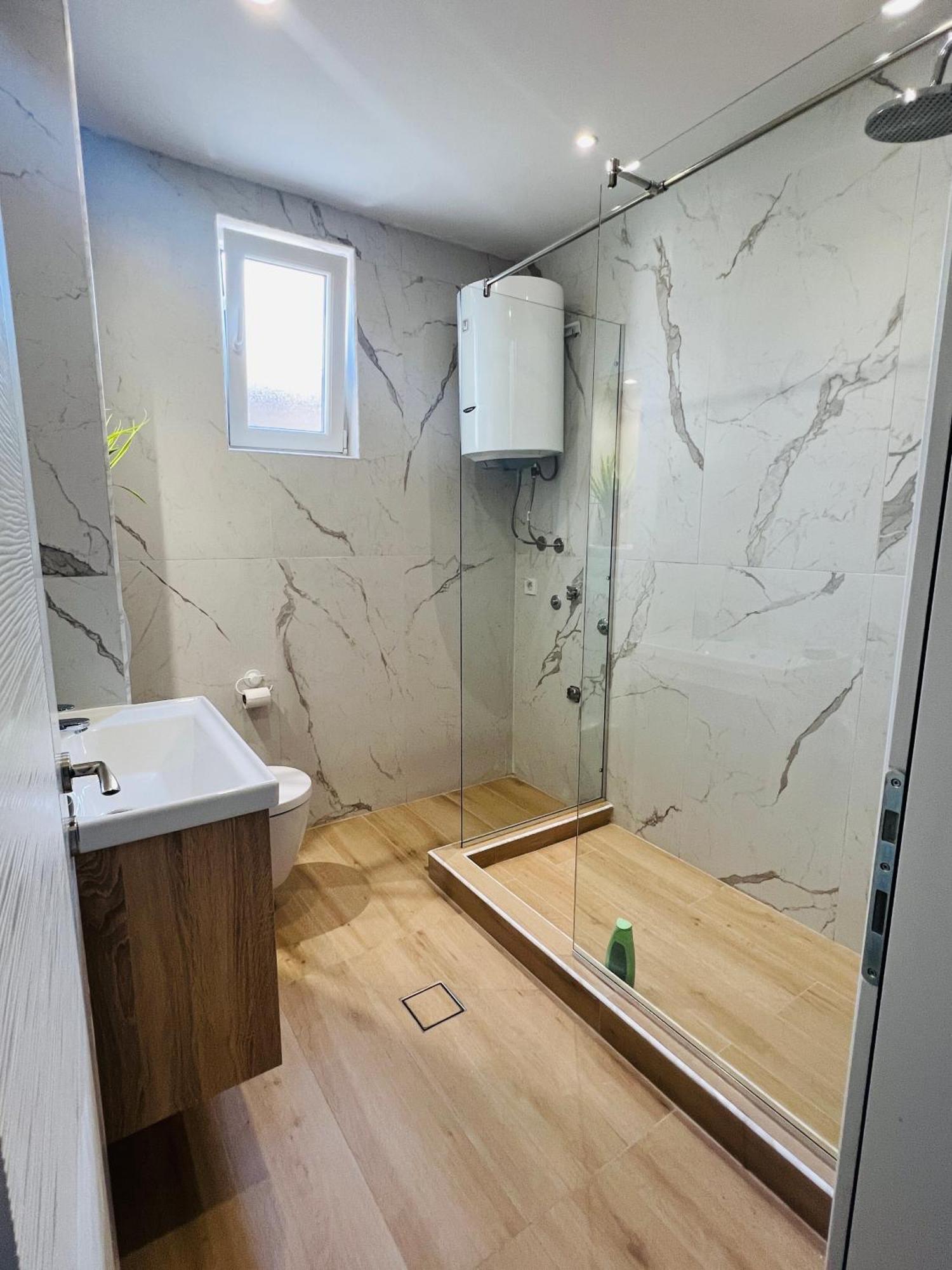 Apartment Luxury Explorer Подгорица Екстериор снимка