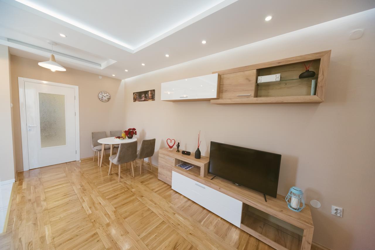 Apartment Luxury Explorer Подгорица Екстериор снимка